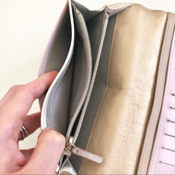 ⭕️SOLD⭕️Chanel Sliver Bi-Fold Wallet - Picture 6 of 7